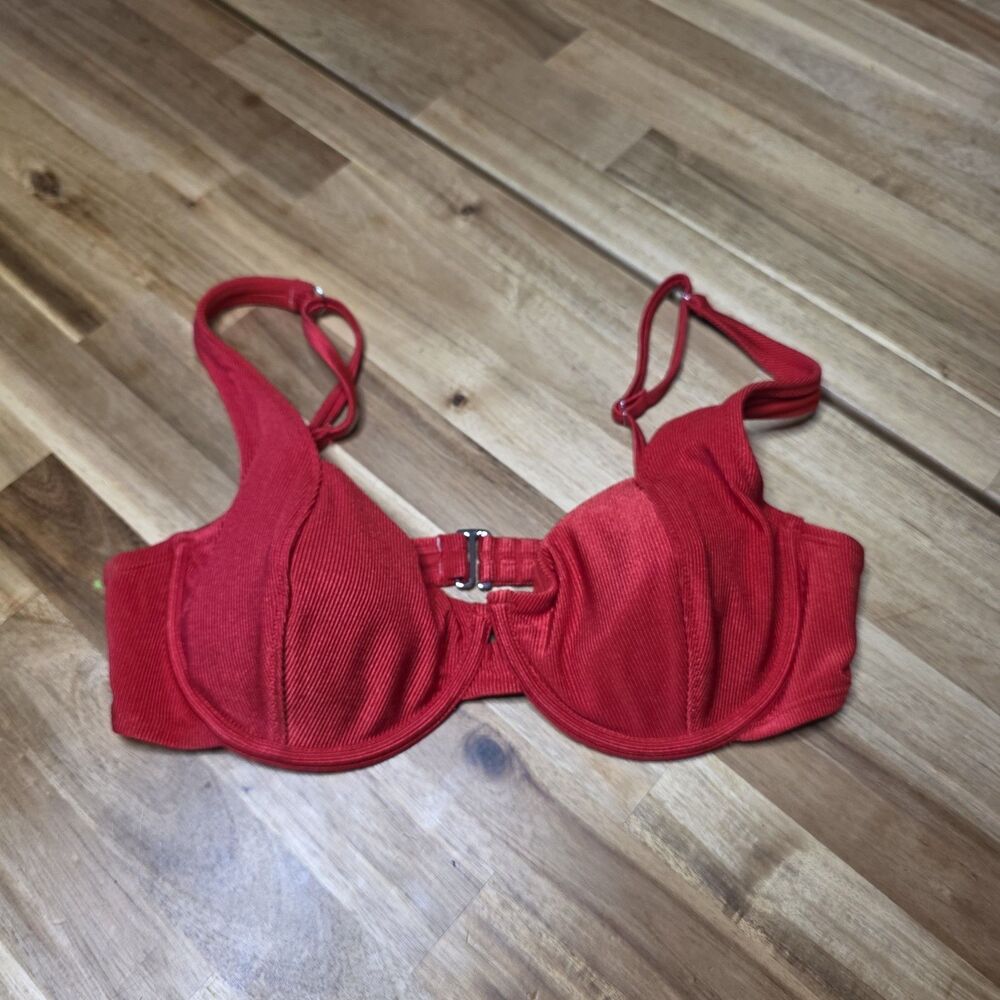 Wild Fable Red Underwire Bikini Swim Top Front Clasp Adjustable Straps Size M
